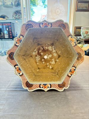 A Chinese Imari-style hexagonal jardinière with floral design, Qianlong — 照片 7