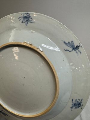 A Chinese Imari-style 'Parasol Ladies' plate after Cornelis Pronk, Qianlong — photo 15