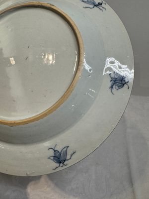 A Chinese Imari-style 'Parasol Ladies' plate after Cornelis Pronk, Qianlong — photo 16
