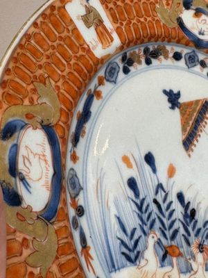 A Chinese Imari-style 'Parasol Ladies' plate after Cornelis Pronk, Qianlong — photo 4