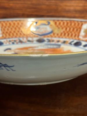 A Chinese Imari-style 'Parasol ladies' plate after Cornelis Pronk, Qianlong — photo 9