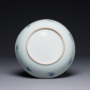 A Chinese Imari-style 'Parasol ladies' plate after Cornelis Pronk, Qianlong — photo 2