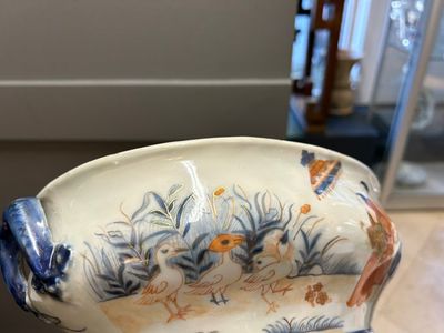A Chinese Imari-style 'Parasol Ladies' tureen and stand after Cornelis Pronk, Qianlong, ca. 1740 — photo 16