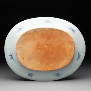 A Chinese Imari-style 'Parasol Ladies' tureen and stand after Cornelis Pronk, Qianlong, ca. 1740 — photo 3