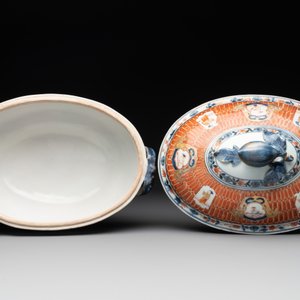 A Chinese Imari-style 'Parasol Ladies' tureen and stand after Cornelis Pronk, Qianlong, ca. 1740 — photo 8