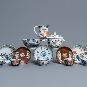 A Chinese Imari-style porringer, a mug, a bowl and five cups and saucers, Kangxi/Qianlong — photo 1