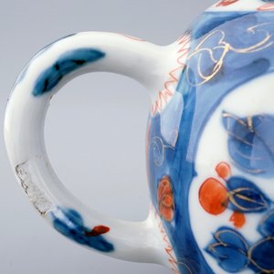 A Chinese Imari style teapot and cover, Qianlong, 18th C. — photo 4