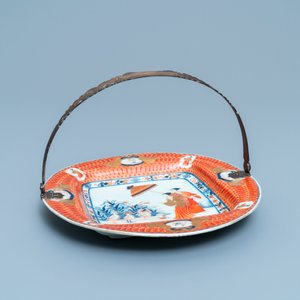 A Chinese Imari-style tray after Cornelis Pronk: 'Dames au parasol', Qianlong — photo 8