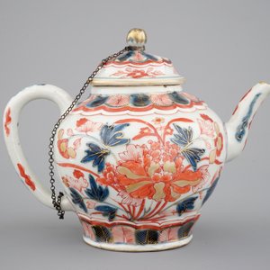 A Chinese Imari teapot and cover, 17/18th C. — photo 4