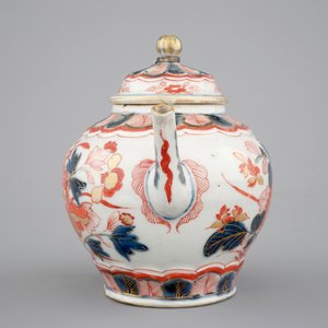 A Chinese Imari teapot and cover, 17/18th C. — photo 5