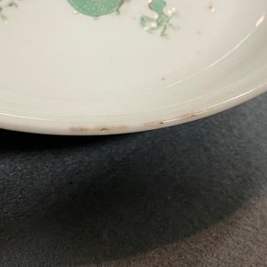 A Chinese incised and green-glazed 'dragon' dish, Hongzhi mark, Ming — photo 4