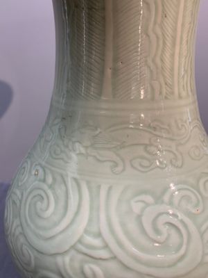 A Chinese incised celadon-glazed 'chilong' vase, Kangxi — photo 8