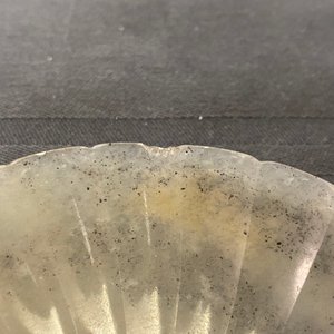 A Chinese incised Mughal style chalcedony 'chrysanthemum' dish, 19th C. — 照片 6