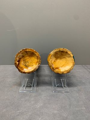 A Chinese incised white-glazed bowl and a pair of turquoise-glazed vases, Ming — photo 8