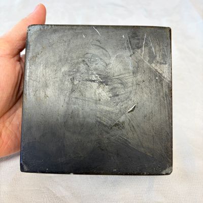 A Chinese inkstone with hongmu cover and stand, a boxwood carving, a bamboo brushpot and an incense tube — 照片 25