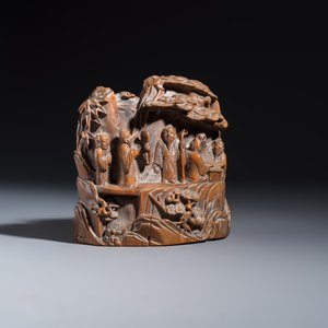 A Chinese inkstone with hongmu cover and stand, a boxwood carving, a bamboo brushpot and an incense tube — 照片 7