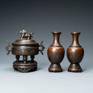 A Chinese inlaid bronze censer and a pair of vases for the Vietnamese market, 19th C. — photo 4
