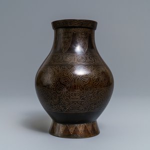 A Chinese inlaid bronze 'hu' vase, 19th C. — 照片 1