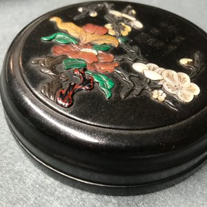 A Chinese inlaid wood seal paste box and cover with inscription, 18/19th C. — photo 11