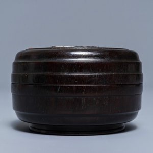 A Chinese inlaid wood seal paste box and cover with inscription, 18/19th C. — photo 5