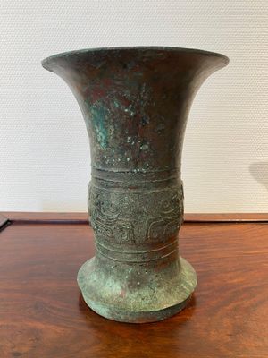 A Chinese inscribed archaic bronze ritual 'zun' wine vessel, probably Western Zhou — photo 4