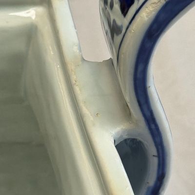A Chinese inscribed blue and white two-handled 'Immortals' censer — foto 19