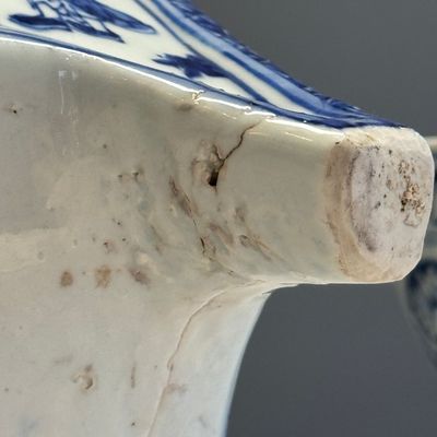 A Chinese inscribed blue and white two-handled 'Immortals' censer — foto 24