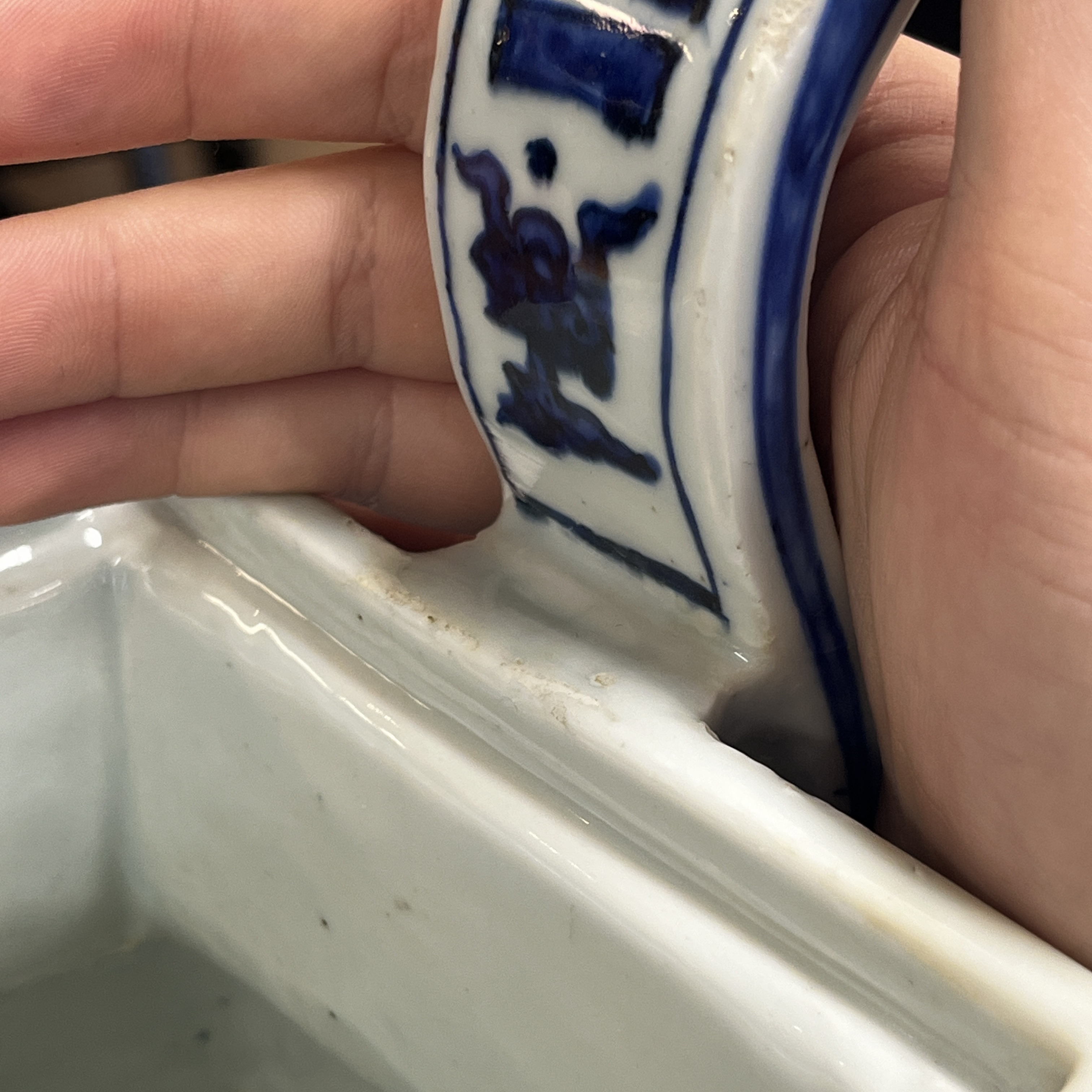 A Chinese inscribed blue and white two-handled 'Immortals' censer — foto 33