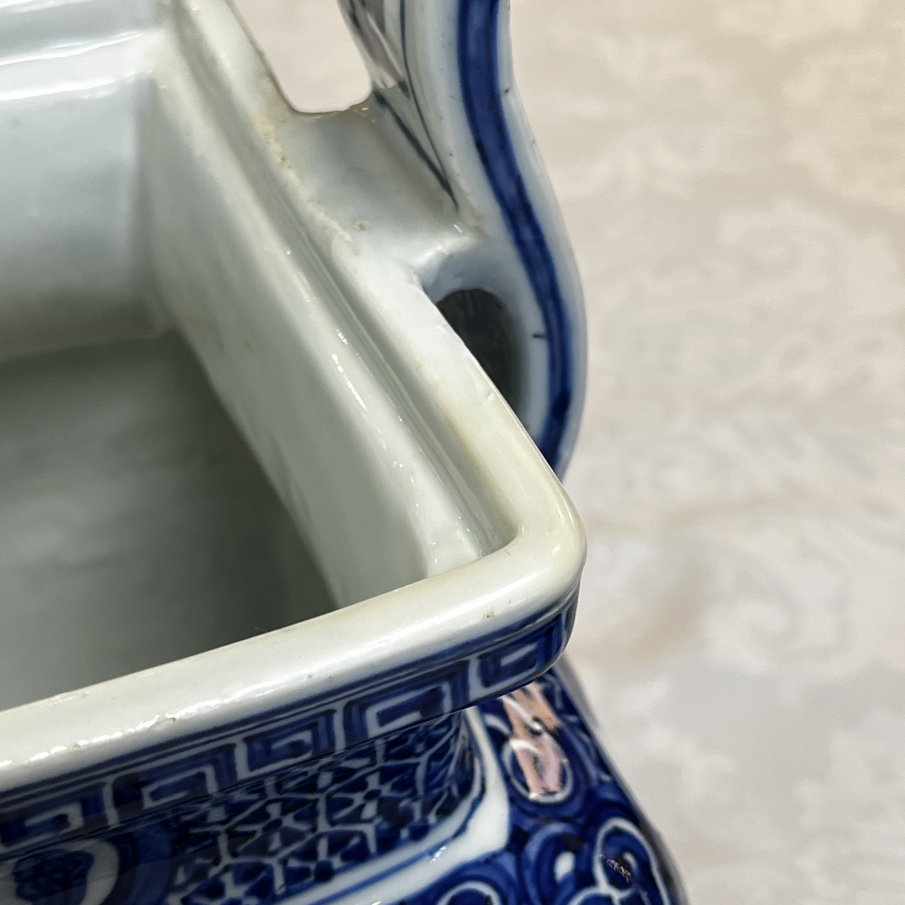 A Chinese inscribed blue and white two-handled 'Immortals' censer — foto 37