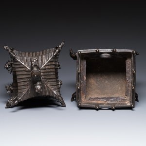 A Chinese inscribed bronze 'square pagoda' censer and cover, 17/18th C. — 照片 6