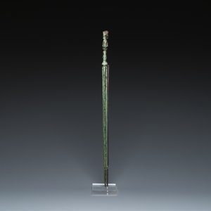 A Chinese inscribed bronze sword, Warring States Period or Han, ca. 3rd C. b.C. — photo 4
