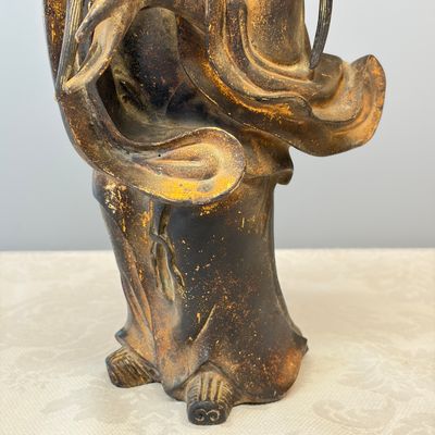 A Chinese inscribed lacquered gilt-bronze figure of a luohan — photo 4