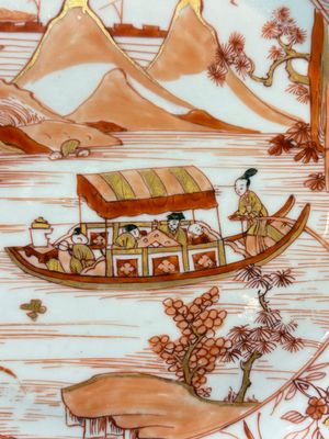 A Chinese iron-red and gilt-decorated 'Ode to the Red Cliff' dish, Kangxi — photo 3