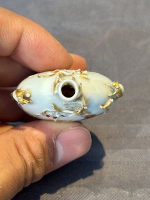 A Chinese iron-red and gilt-decorated snuff bottle, Yongzheng/Qianlong — 照片 6