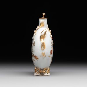 A Chinese iron-red and gilt-decorated snuff bottle, Yongzheng/Qianlong — 照片 2