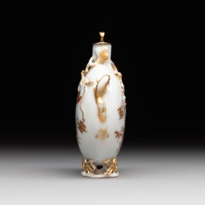 A Chinese iron-red and gilt-decorated snuff bottle, Yongzheng/Qianlong — 照片 4