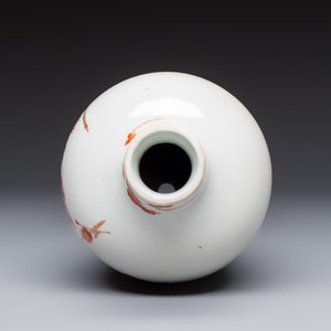 A Chinese iron-red and gilt-decorated vase with a narrative design, Qianlong mark, 19th C. — foto 5