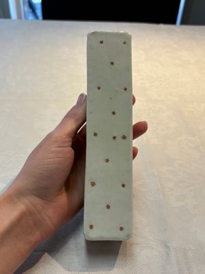 A Chinese iron-red and green-enamelled reticulated incense stick holder, 19th C. — photo 3