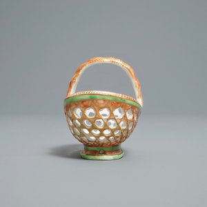 A Chinese iron red and green reticulated basket, Yongzheng — photo 5