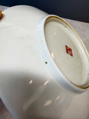 A Chinese iron-red and grisaille-decorated dish — foto 9