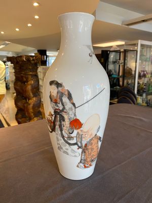 A Chinese iron-red and grisaille 'Shou Lao and Lan Caihe' vase, Hongxian mark, Republic — photo 8