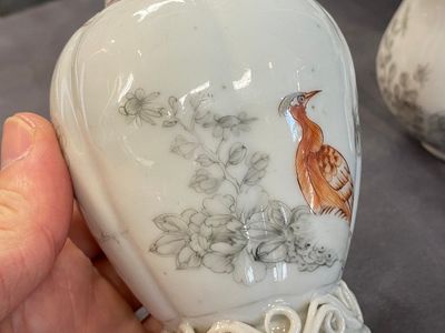 A Chinese iron-red and grisaille tea caddy and cream jug with fine pheasants, Yongzheng — 照片 15