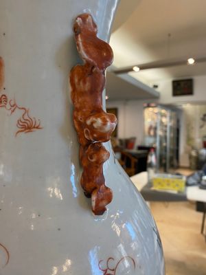 A Chinese iron-red 'Buddhist lions' vase, 19th C. — 照片 6