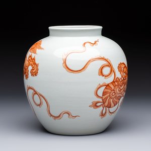 A Chinese iron-red 'Buddhist Lions' vase, 20th C. — photo 2