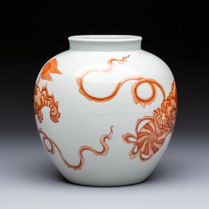 A Chinese iron-red 'Buddhist Lions' vase, 20th C. — photo 4