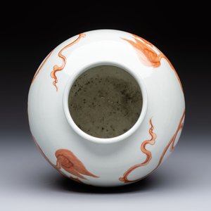 A Chinese iron-red 'Buddhist Lions' vase, 20th C. — photo 5