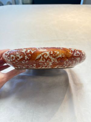 A Chinese iron-red-decorated crackle-glazed  'chilong and lotus scroll' brush washer, 19th C. — foto 4