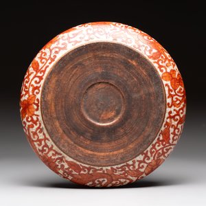 A Chinese iron-red-decorated crackle-glazed  'chilong and lotus scroll' brush washer, 19th C. — foto 3