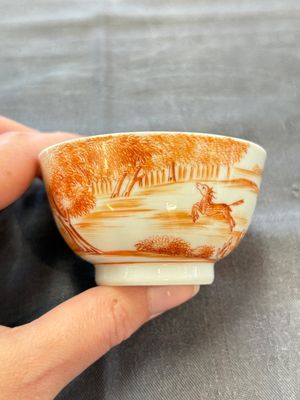A Chinese iron-red-decorated 'Deer Hunting' cup and saucer, Qianlong — photo 14