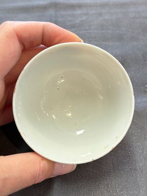 A Chinese iron-red-decorated 'Deer Hunting' cup and saucer, Qianlong — photo 16